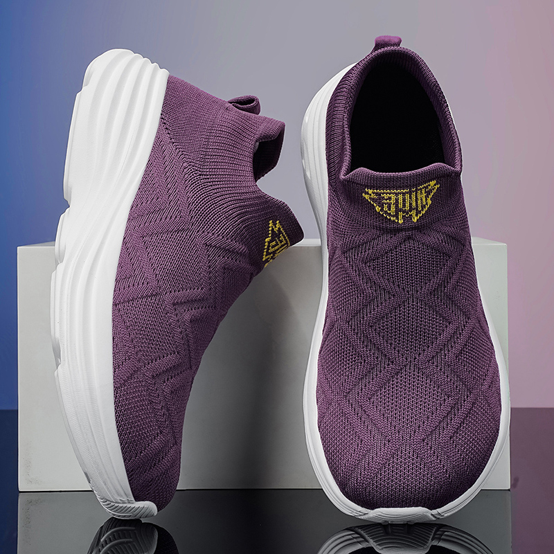男性用、つま先部分が非常に広く、履きやすいニットスニーカー。 - Sneaker Box のレビューと価格