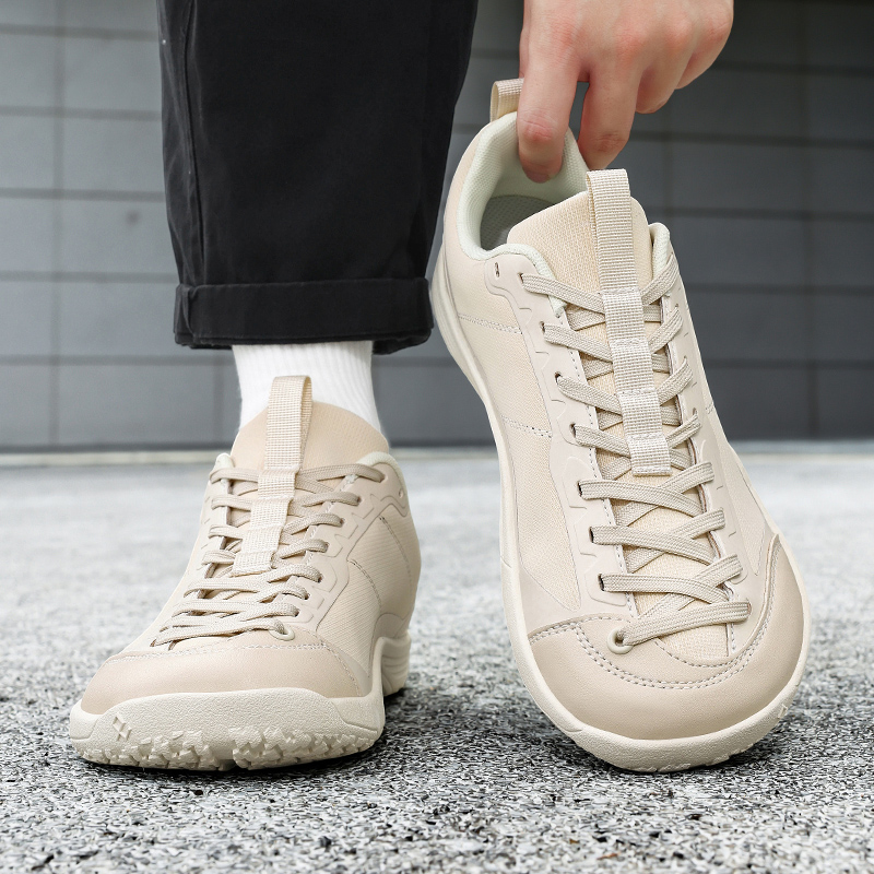 つま先部分が広く、カジュアルなスニーカー。通気性があり、軽量 - Sneaker Box のレビューと価格